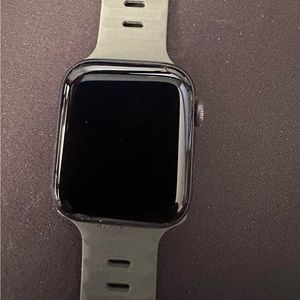 Apple watch SE GPS+CELL 44mm almost new without scratch!!